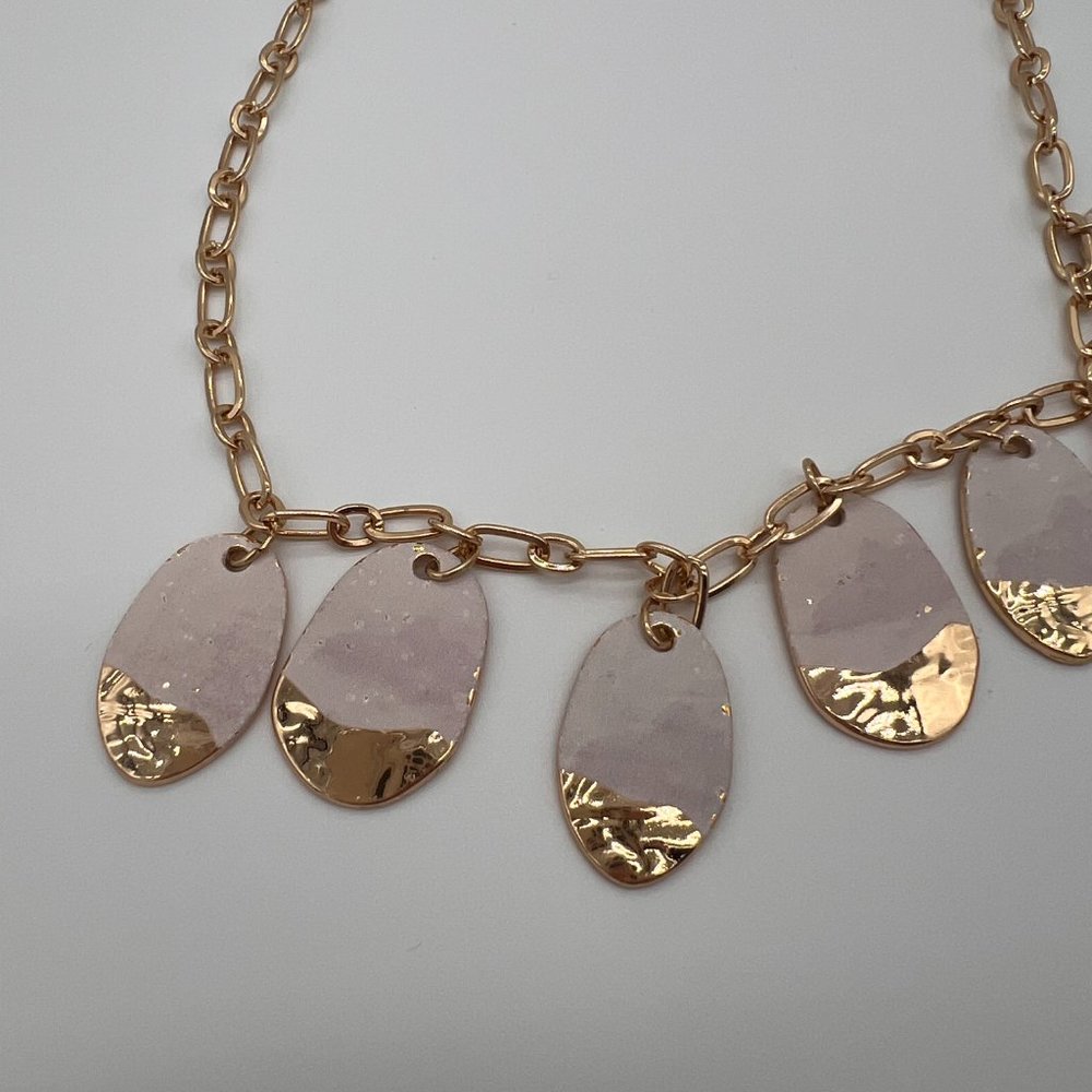 NWOT 🥀 18" White & Gold Teardrop Necklace w/ 4" Extender Women's Time And Tru - Picture 11 of 11